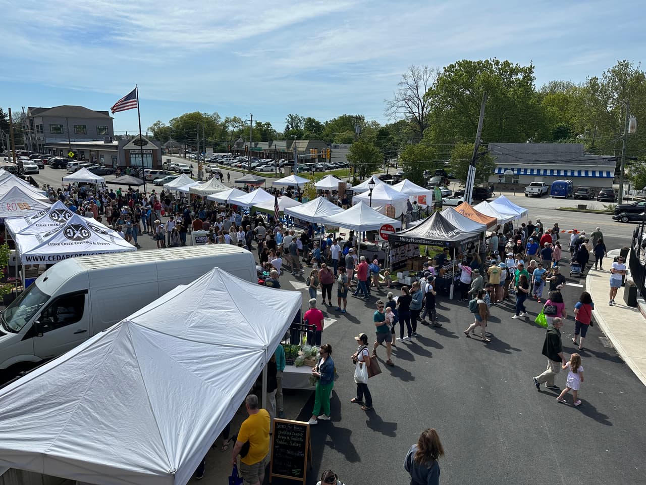 <b>A partir de las 9:00 am. del 3 de agosto hasta pasado el mediodía del 9</b>, en Bronze Plaza (511 Old Lancaster Road) podrá disfrutar de más de 70 vendedores, música en vivo, camiones de comida, actividades para niños y adultos.