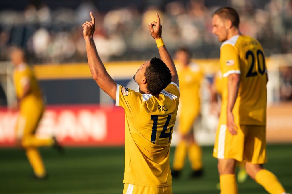 Daniel Ríos entró de cambio al minuto 71 por el atacante Badji. Aunque tuvo buenas acciones, no pudo evitar la derrota de Nashville 1-0 contra los Timbers.