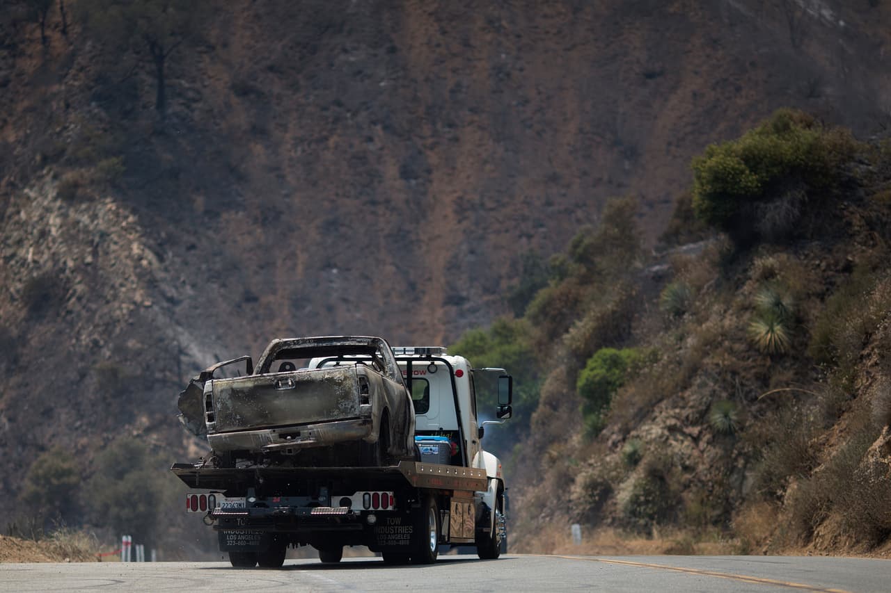 Cómo una botella de agua dentro de un auto puede ocasionar un incendio 