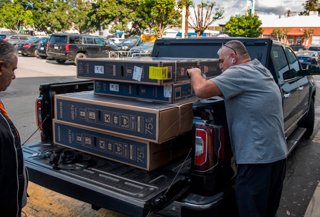 En 1975, el New York Times utilizó este término por primera vez, refiriéndose al caos y desastre que se produjo aquel año en la ciudad debido a los grandes descuentos y promociones.