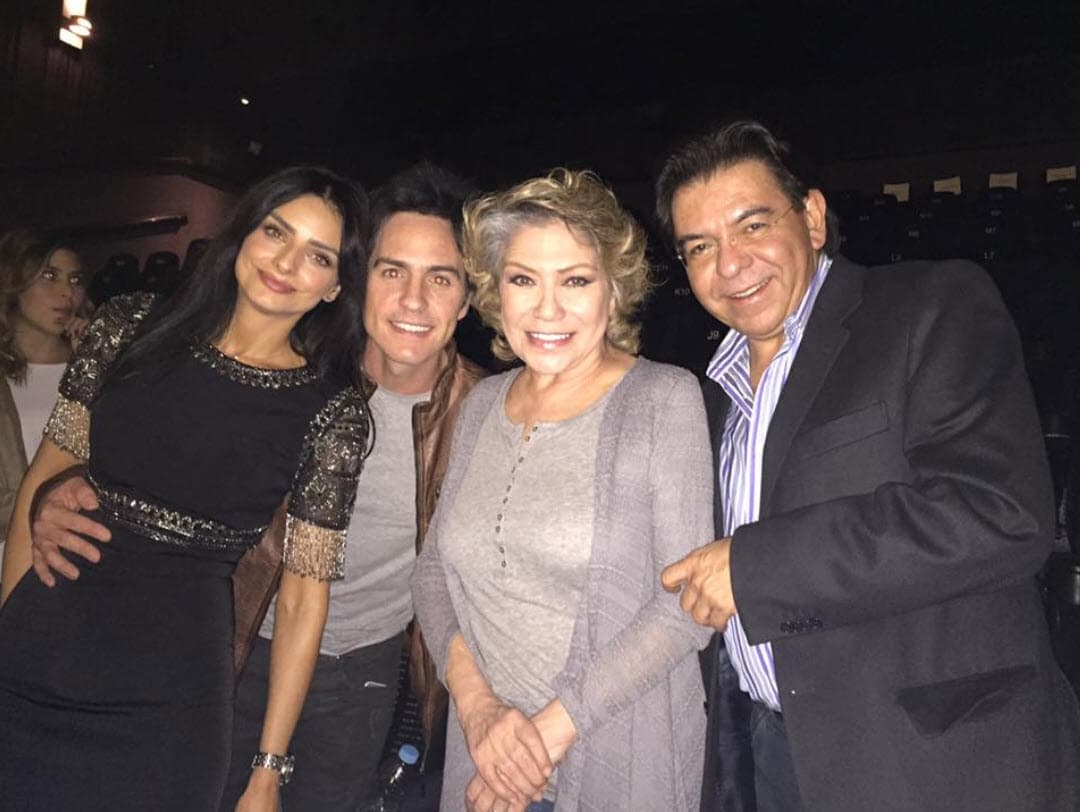 Eugenio y Jorge Alberto han asistido a importantes eventos que marcaron la vida de Aislinn, como 
<b><a href="https://www.univision.com/famosos/es-una-persona-que-quiero-para-toda-mi-vida-aislinn-derbez-no-piensa-perder-a-mauricio-ochmann-aunque-se-divorcien-fotos">su boda con Mauricio Ochmann</a></b>. 
<br>