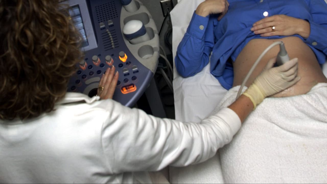 Un legislador de Missouri dice "violación consensuada" en un debate sobre aborto, luego se retracta