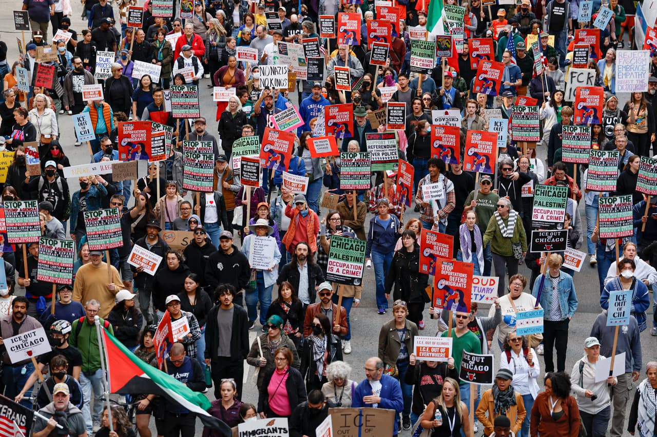 Durante la movilización, el lema central se escuchó en repetidas ocasiones: “Queremos combatir el miedo con educación”, una frase que reflejó la intención de dar herramientas de información a la comunidad en lugar de permitir que el miedo la paralice.