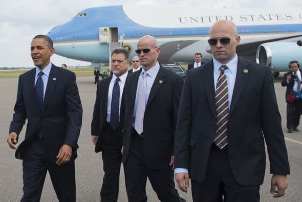 Servicio Secreto: Durante la VI Cumbre de las Américas celebrada en Cartagena, Colombia, algunos miembros del Servicio Secreto de Obama tuvieron trato con prostitutas. El asunto salió a la luz cuando uno de ellos no quiso pagar la cuota acordada a una mujer de nombre Dania Londoño.