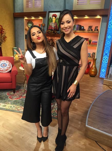 Satcha Pretto: "¡Llegó Becky G a la casita de @despiertaamericatv! #HappyMonday". (Noviembre 23, 2015)
