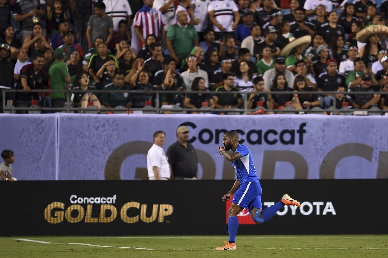 El empate temporal dejó preocupados a los mexicanos presentes en el Bank of America Stadium, en Charlotte.