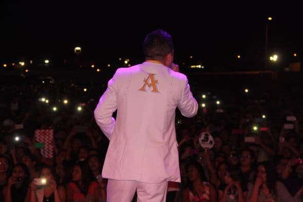 ¡Univisión Arizona sí cumple con su gente! Después de la tormenta, vino un súper concierto con El Dasa y la Arrolladora Banda Limón. Miles de personas bailaron, cantaron y además compartieron con el talento de radio y televisión de Univisión Arizona.