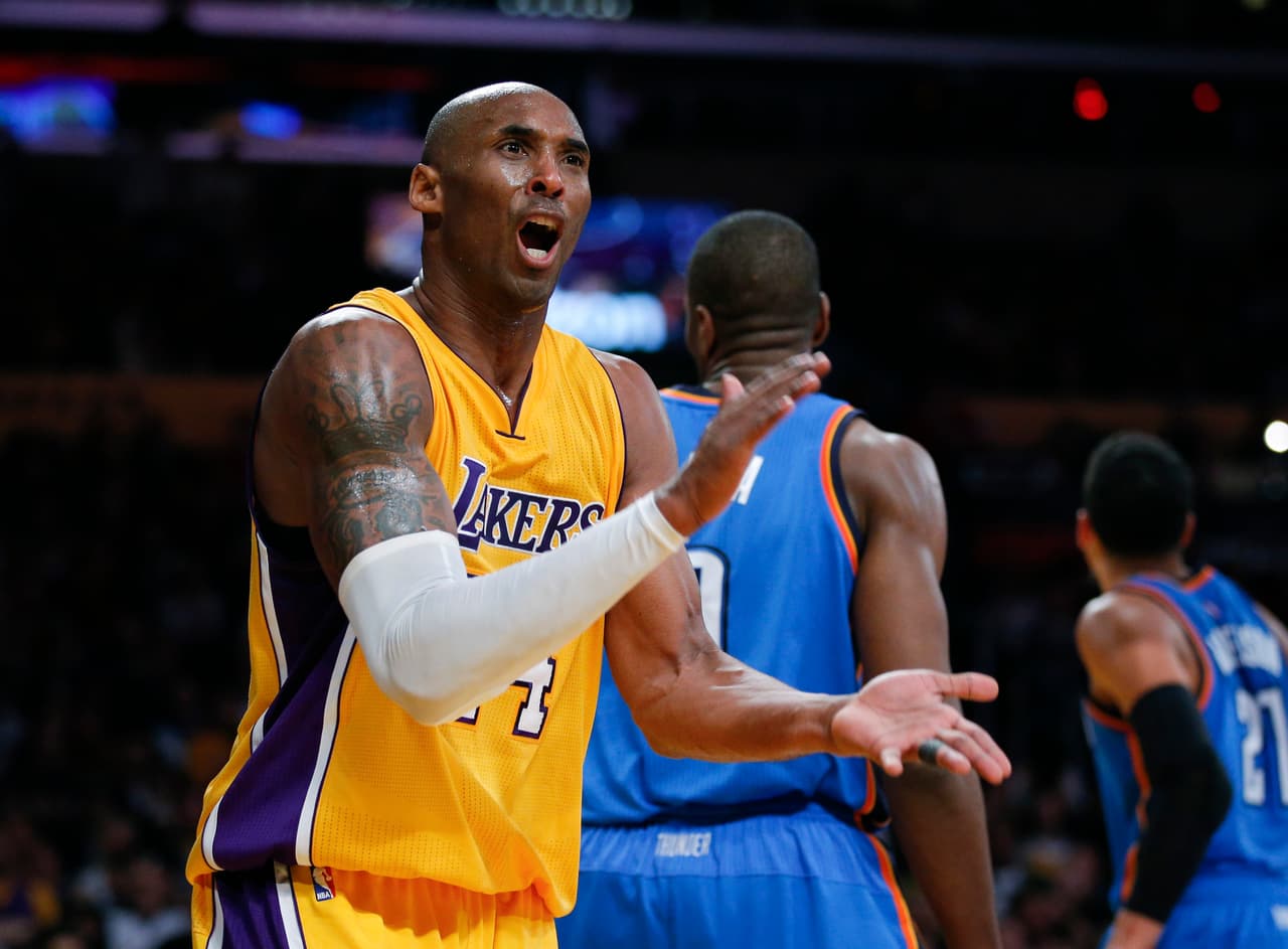 <a href="https://www.univision.com/local/los-angeles-kmex/reportan-muerte-de-kobe-bryant-en-caida-de-helicoptero-en-malibu">Kobe Bryant murió en un accidente de helicóptero</a> en California.