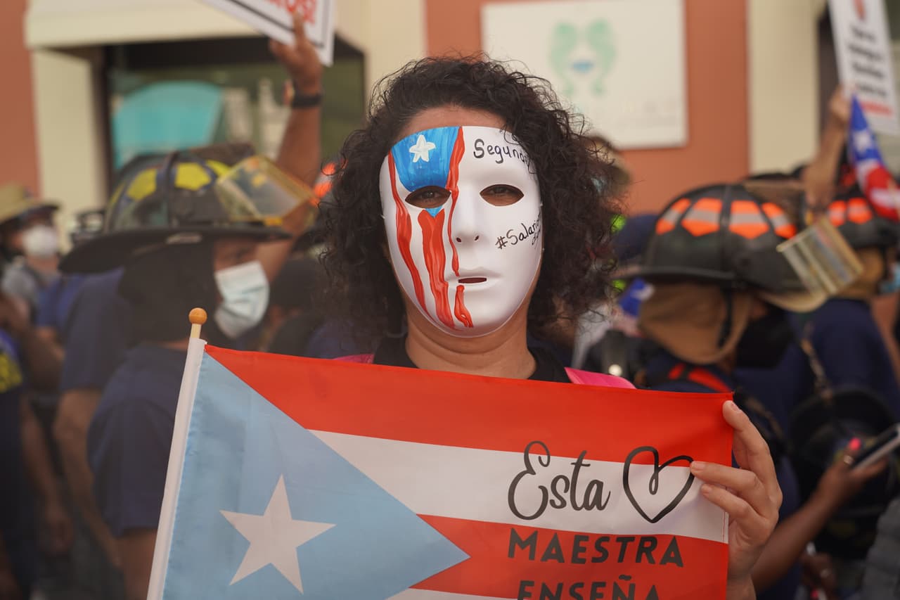 Los maestros en la marcha se expresaron de diversas formas, pero el mensaje fue el mismo.