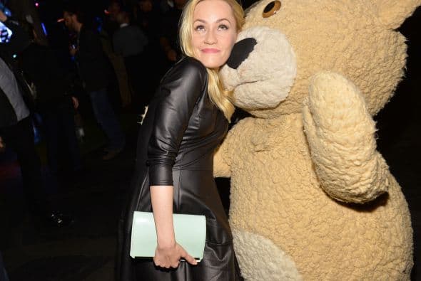 La alfombra de roja de la más reciente parodia 'Hungover Games' mostró personajes demasiados ilustrativos que para más de uso estuvo subidos de tono. La parodia de 85 minutos, se estrena este 18 de febrero y hasta el momento tienen un rating promedio entre los críticos del portal IMDB.com