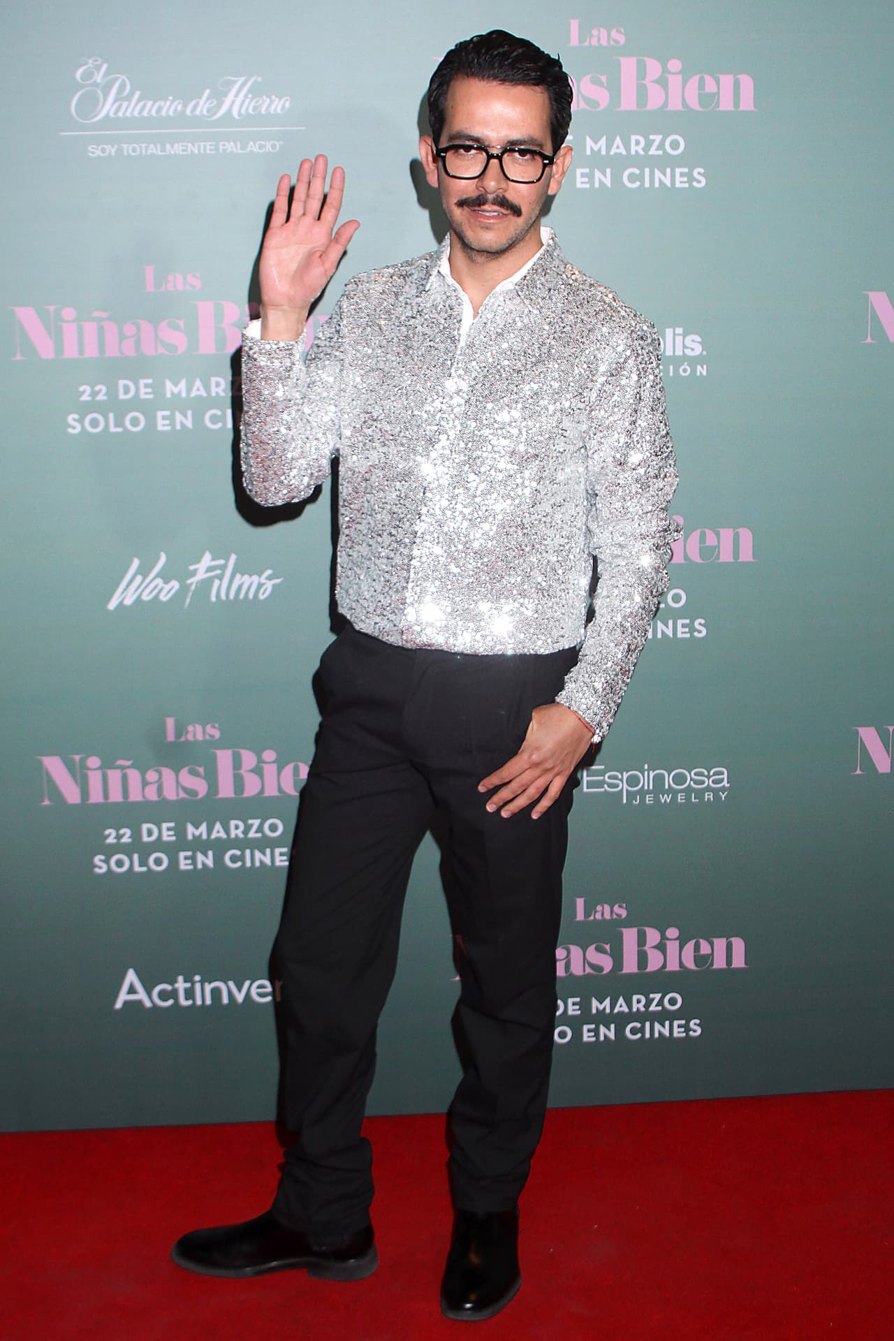 De hecho Manolo Caro, el creador de
<b> 'La casa de las flores',</b> respondió a un comentario que le hizo un usuario en el 
<b><a href="https://www.instagram.com/p/B2UHdg-HhoK/" target="_blank">Instagram</a></b> de 
<b>Verónica Castro</b>, pues lo culpaba de haber comenzado el conflicto entre las estrellas mexicanas.