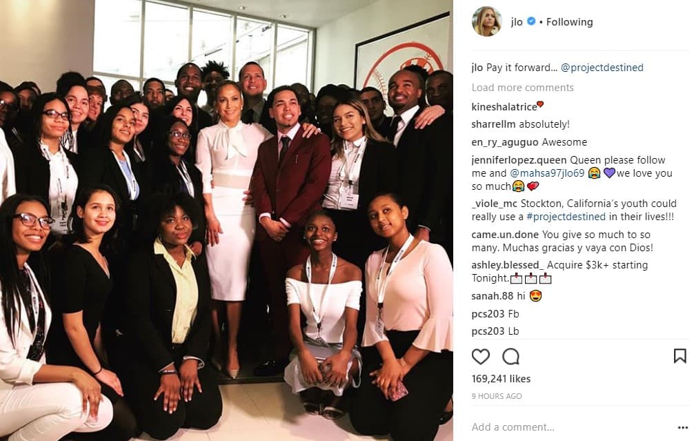 El programa busca dotar a los jóvenes del conocimiento y las herramientas necesarias para que se conviertan en dueños de su futuro a través de la inversión en propiedades inmobiliarias.