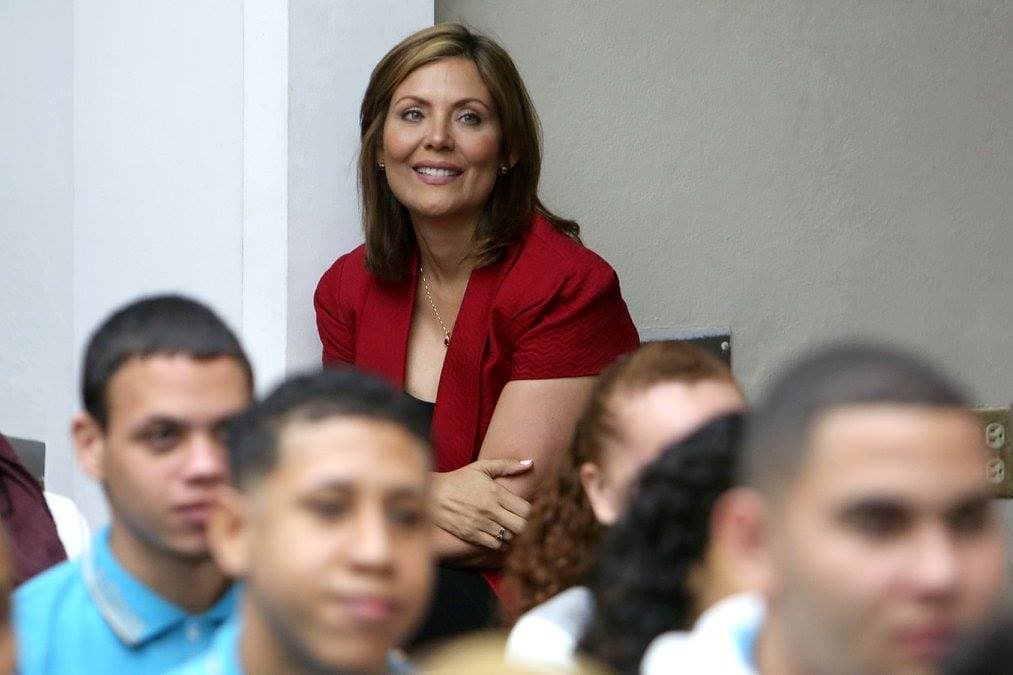 Wilma Pastrana ha sorprendido en estos días con su cabello corto, pero desde que llegó a La Fortaleza se ha hecho muchos cambios.