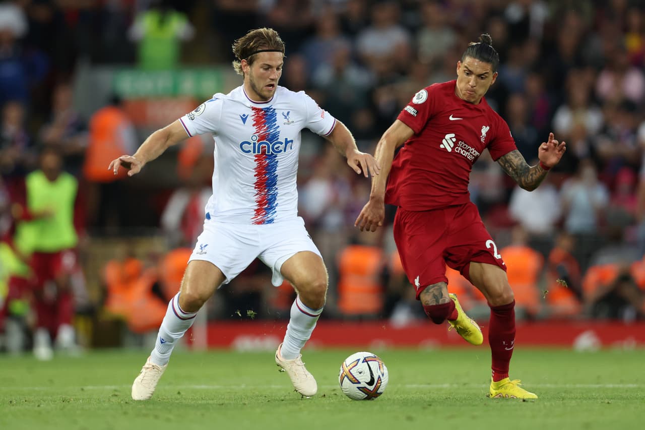 El uruguayo se fue expulsado al 56' por responder con una agresión a una provocación.