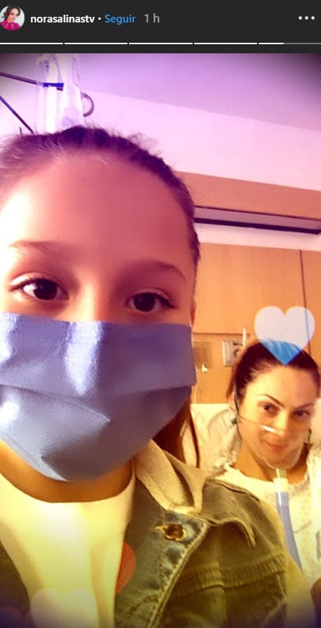 Además, este sábado compartió una fotografía en donde aparece con su 
<b>hija Scarlett</b>, de 10 años.
<br>