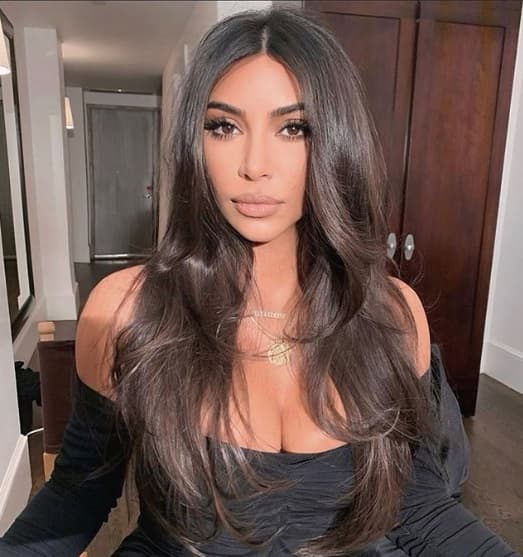 Kim Kardashian dio una respuesta contundente a Refinery29, medio que aseguró había obsequiado una camisa ensangrentada del asesinado expresidente de EEUU, John F. Kennedy, a su hija North West. Así lo reportó este martes
<b><a href="https://people.com/tv/kim-kardashian-responds-report-she-gave-north-jfk-shirt/" target="_blank">People</a></b>.