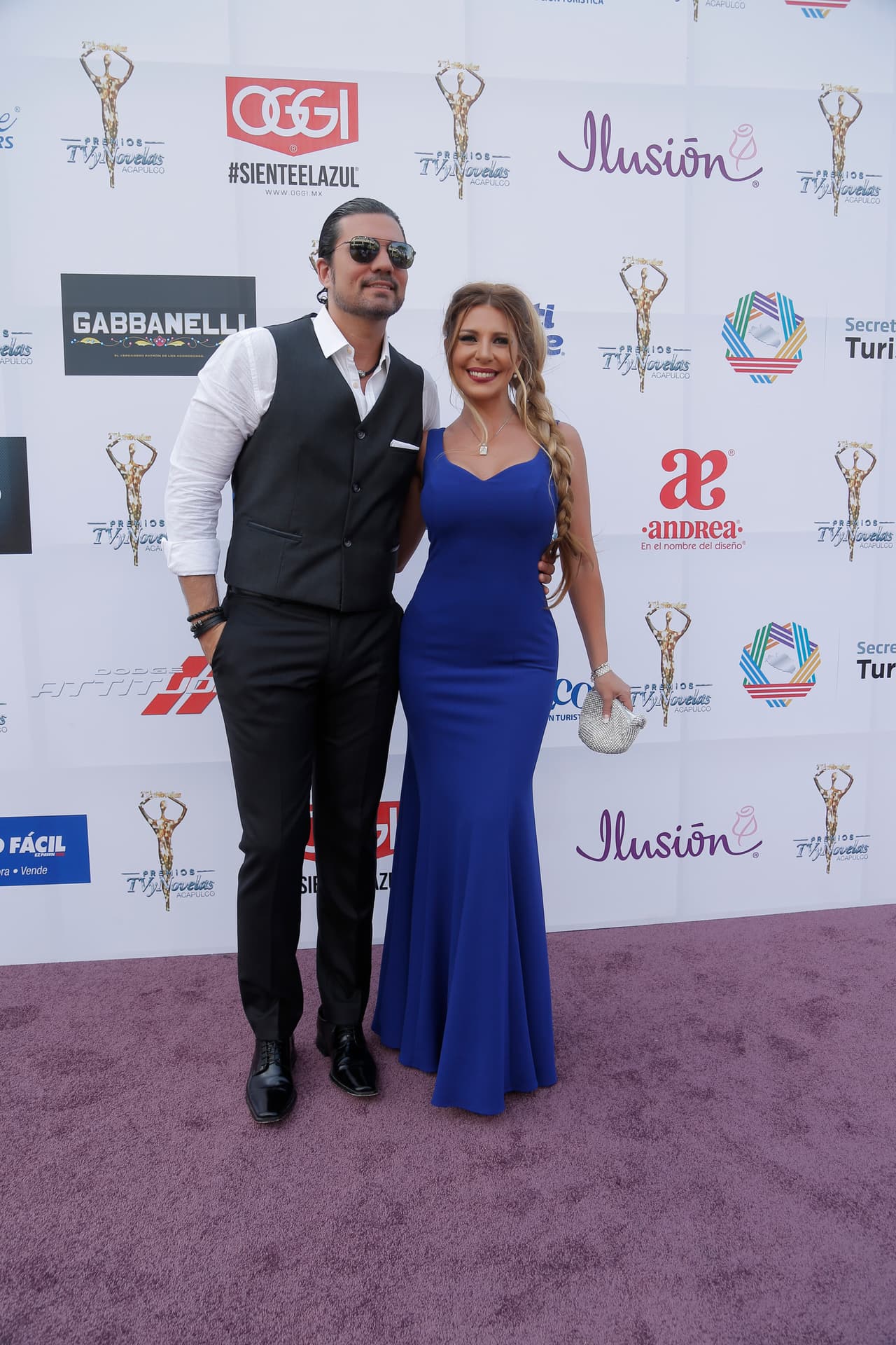 El guapo de Diego Olivera llegó muy bien acompañado de su esposa Mónica Ayos. La pareja lucía muy feliz.