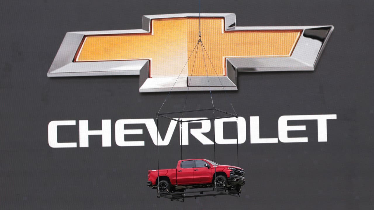 The all-new 2019 Chevrolet Silverado was introduced at an event celebrating the first 100 years of Chevy Trucks on Saturday, December 16 in Dallas, Texas. The 2019 Silverado 1500 is all new from the ground up and leverages Chevrolet’s experience building more than 85 million dependable, long-lasting pickups.
