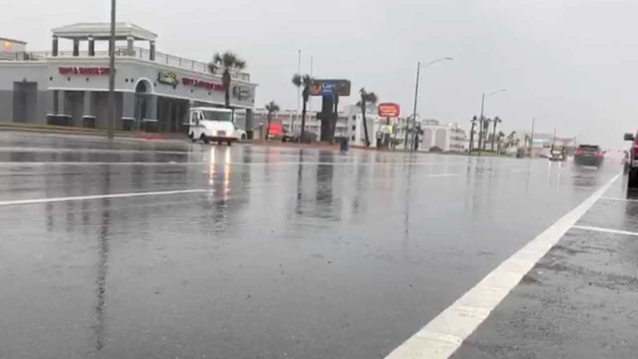 La Oficina para el Manejo de Emergencias de Galveston no espera que se registren inundaciones esta tarde.
<br>