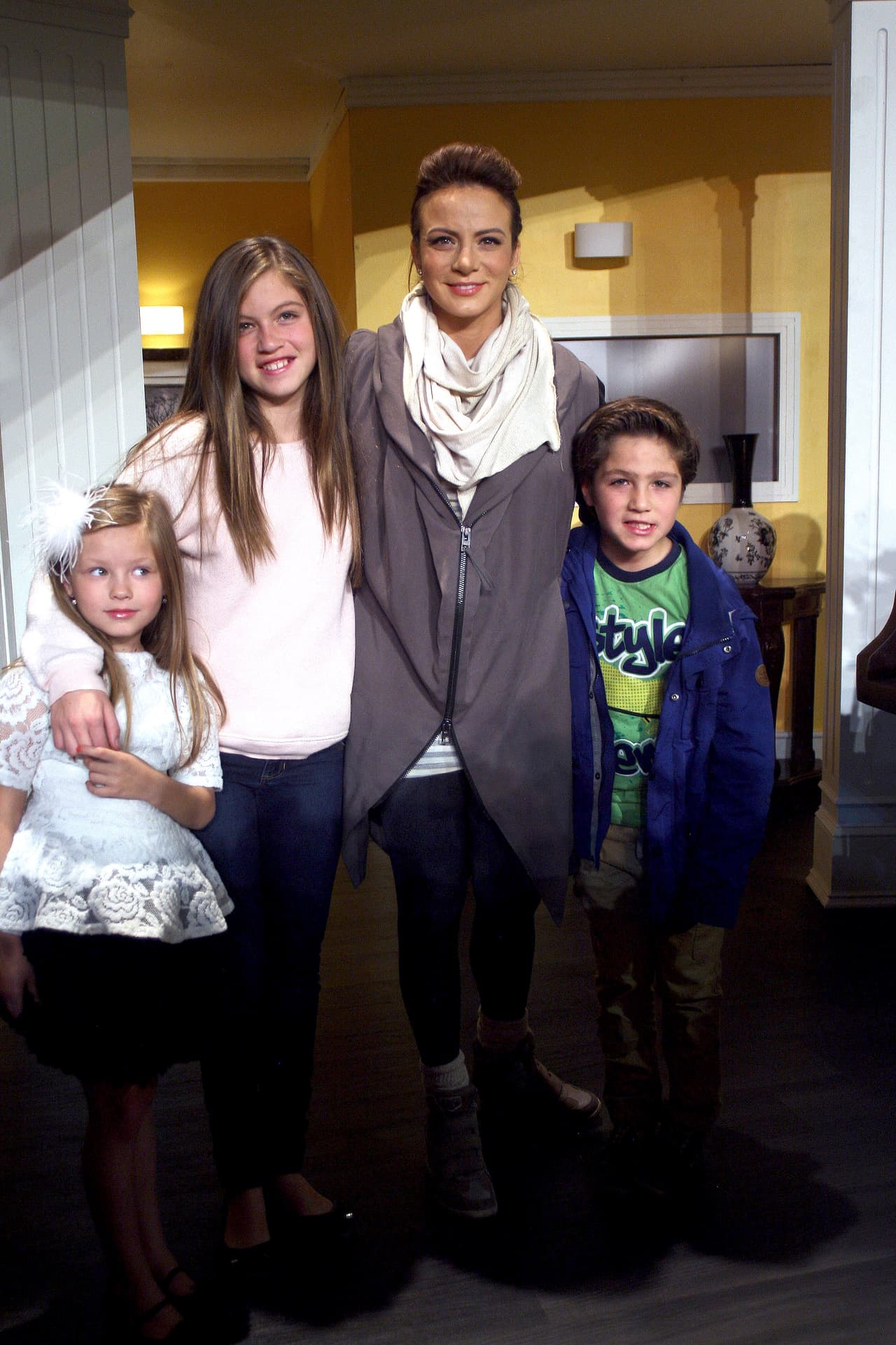 A cuatro años de que finalizaran las grabaciones de 'Mi corazón es tuyo', Silvia Navarro se reencontró con algunas de las pequeñas estrellas de este melodrama. 
<br>