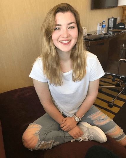 Confesó que teniendo a Arturo Carmona, Alicia Villarreal y Cruz Martínez se siente "
<b>más fuerte, respaldada y empoderada</b> para seguir apoyando a las mujeres y no se queden calladas".
<br>