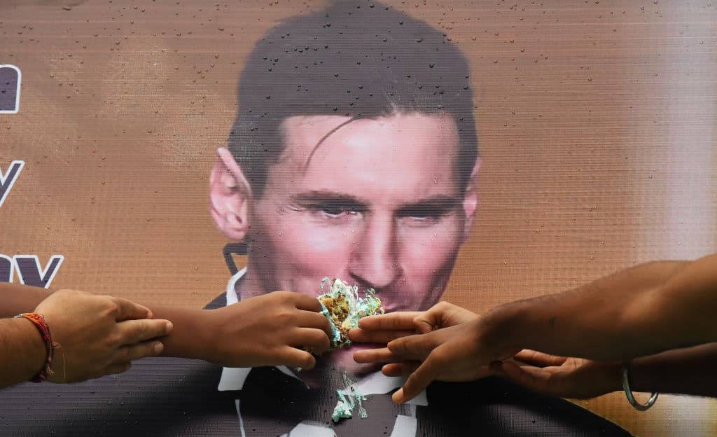 ¡Es hoy, es hoy! Hoy cumple años Messi y así lo felicitan en las redes | Hoy la ‘Pulga’ celebra su cumpleaños número 34 y las felicitaciones no paran para el astro argentino.