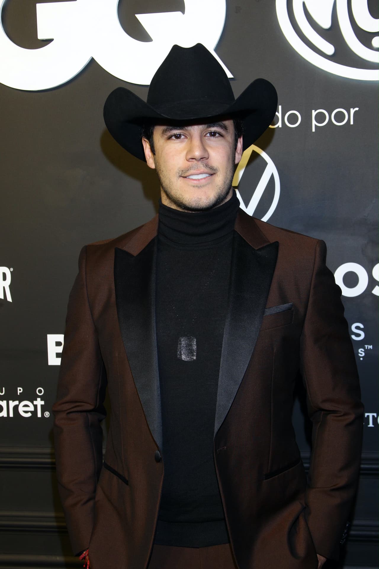 “Estamos concretando por fin el proyecto musical en el que llevamos trabajando ya más de un año. […] Estoy muy contento”, contó en entrevista con Berenice Ortiz, compartida en YouTube el 7 de diciembre de 2022.