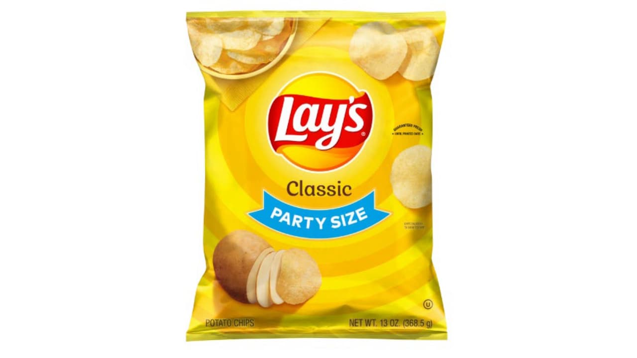 ¡Cuidado con las papitas fritas! Retiran bolsas de las populares Lay's Classic por temor a reacciones alérgicas severas
