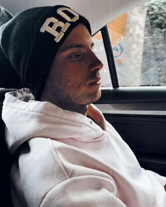 Esta participación especial del joven de 22 años marcará su 
<b>debut en las telenovelas</b>, género en el que sus padres tiene una amplia trayectoria.
<br>