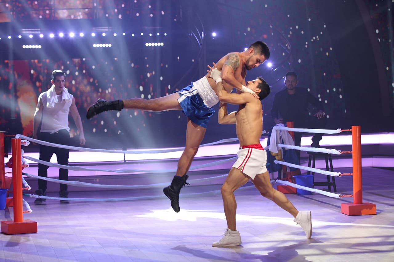 Llegó la gala de cine y Rommel empezó a sentirse todavía más parte de la competencia. En esta ocasión le tocó darle vida a Rocky