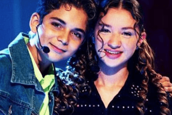 Su pareja romántica fue interpretada primero por Belinda y posteriormente por Daniela Luján.