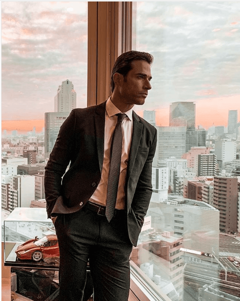 5 - “Los sueños sólo son un aviso de que
<b>lo que anhelas ya es tuyo</b>. Decreta con el corazón aquello que sueñas y
<b>no pares de trabajar duro para conseguirlo</b>. Nada ni nadie es perfecto, pero
<b>en el error está el aprendizaje</b>”.