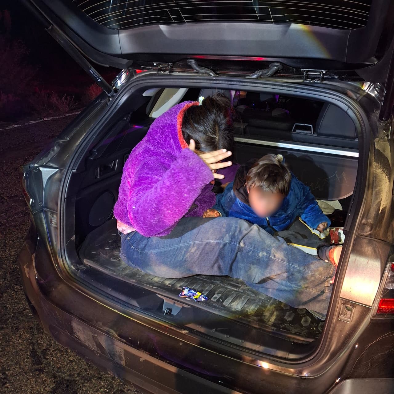 Y en la estación Ajo también fueron localizados
<b> seis inmigrantes</b> dentro de un automotor.