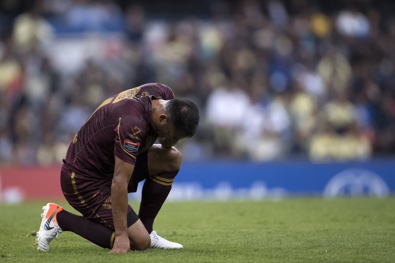 Comunicaciones se quedaba con 10 hombres en la cancha tras la expulsión de Yanes.