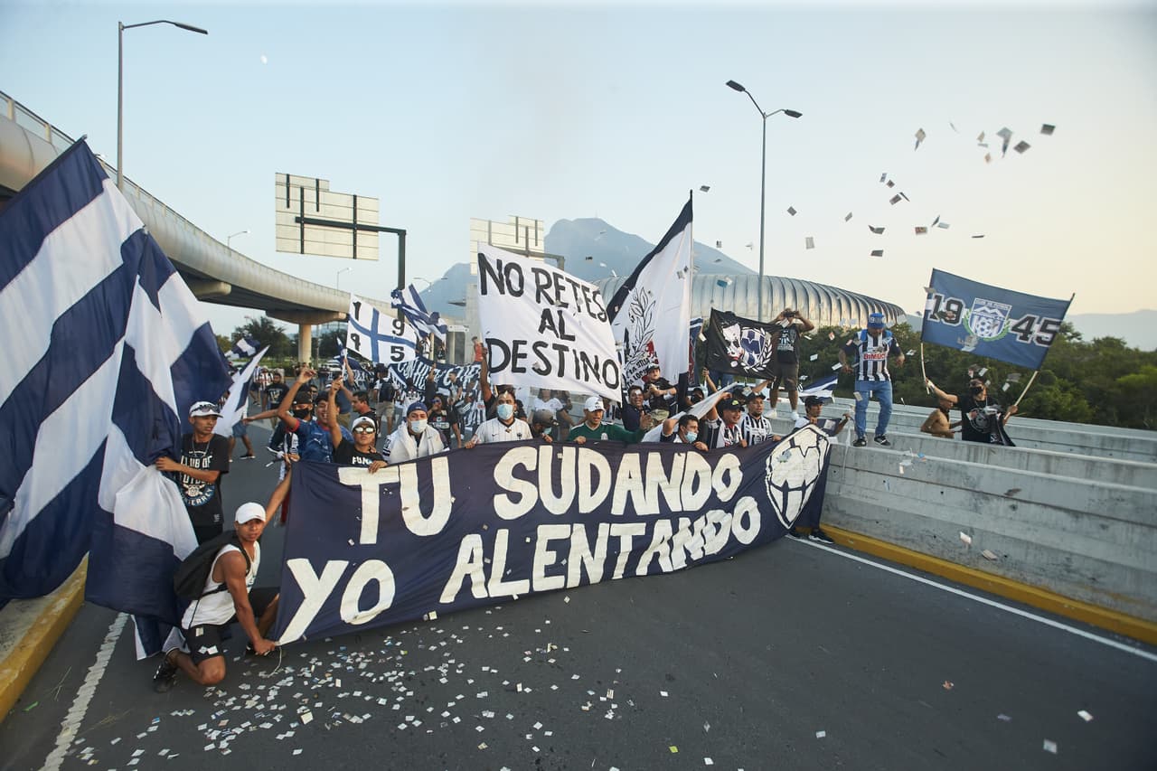 Carnaval y caravanas no faltaron previo al duelo contra los Tigres de la UANL correspondiente al Guard1anes 2020.