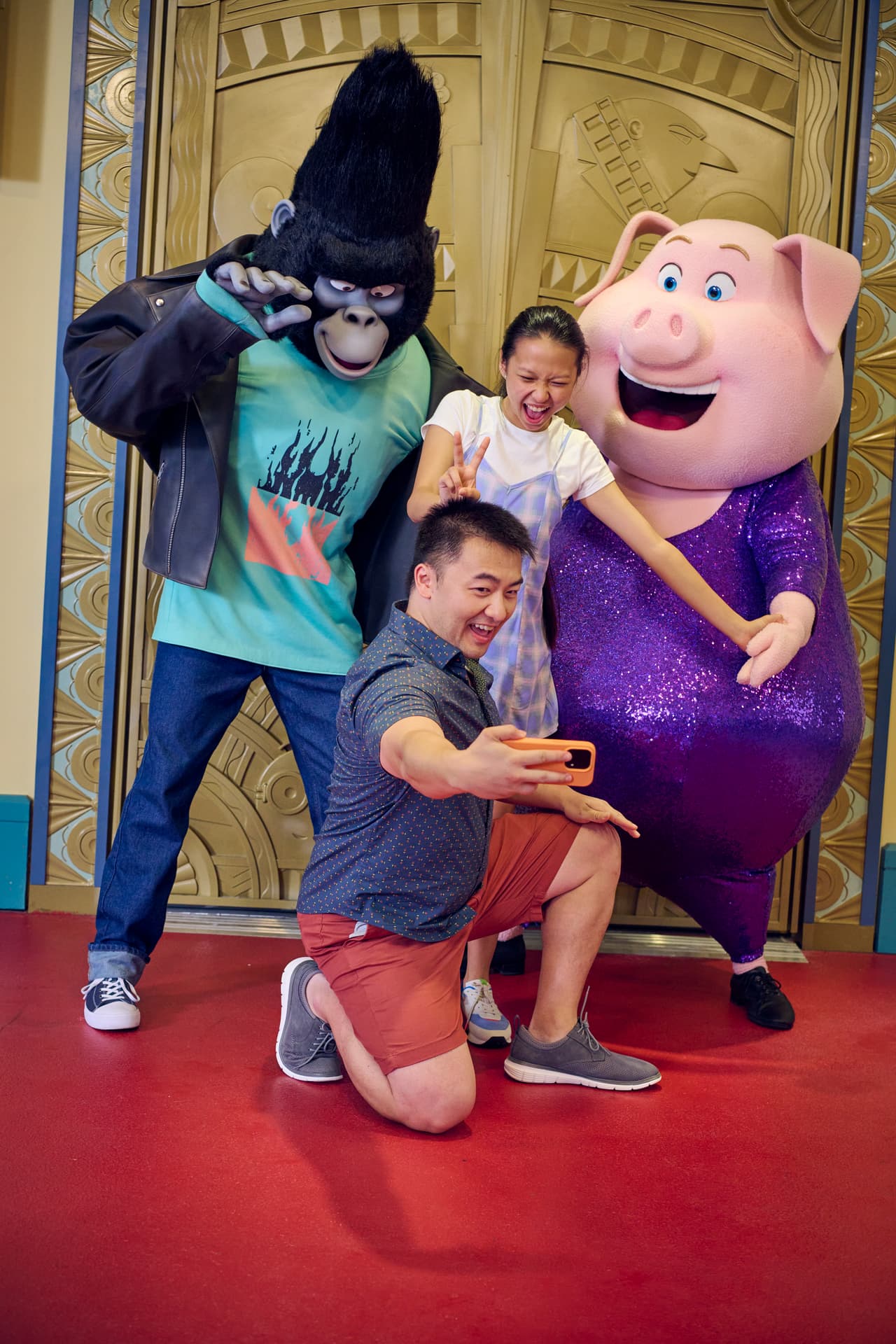 <b>Illumination Theater: </b>En una fachada al aire libre del Illumination Theater, podrás interactuar con personajes como los Minions, Gru, Margo, Edith y Agnes.