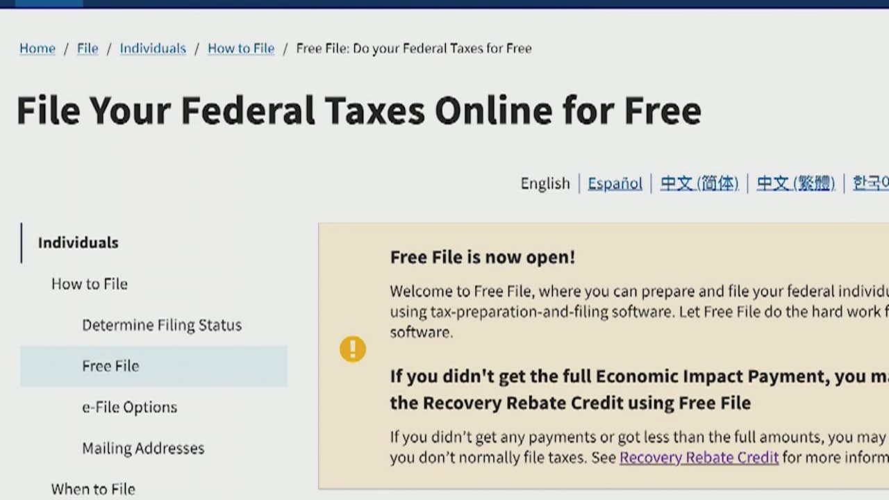 El IRS pone a disposición del público la sección File your taxes for free, la cual incluye una lista con empresas que preparan impuestos sin costo a personas con un ingreso familiar menor a los 72,000 dólares anuales.