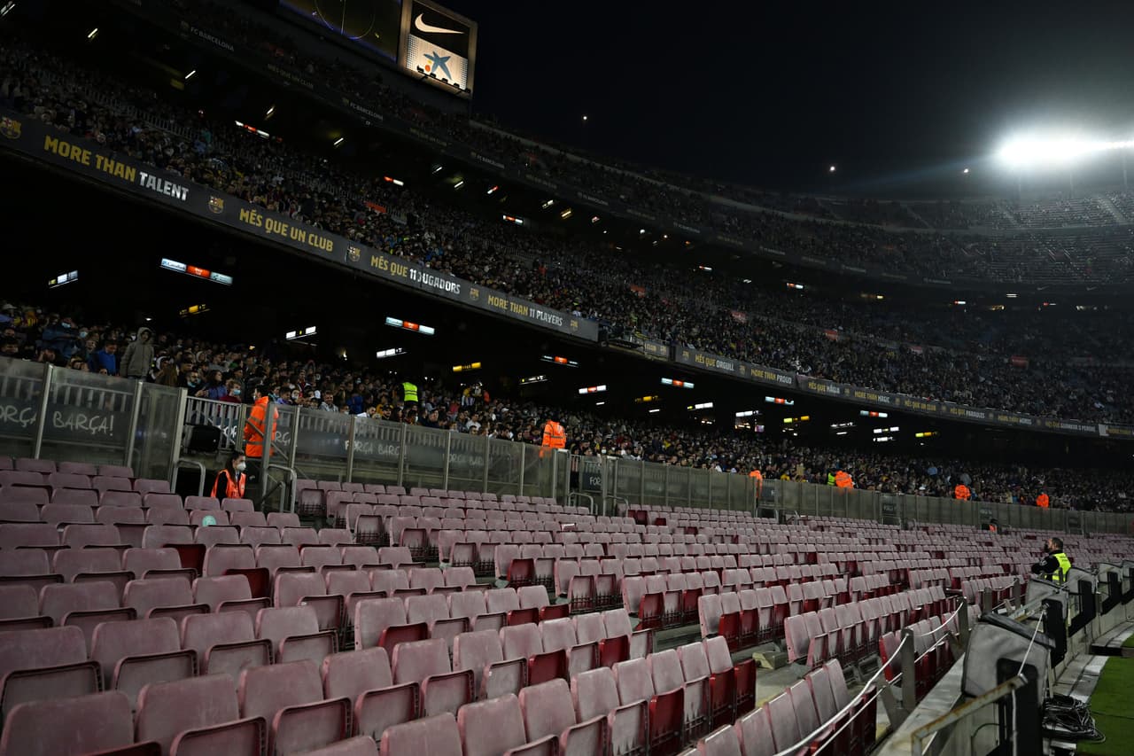 Barcelona perdió en casa por 0-1 ante un Cádiz aguerrido y le propinó su segunda derrota al hilo después de haber sumado casi tres meses sin descalabro alguno entre Liga y Europa League.