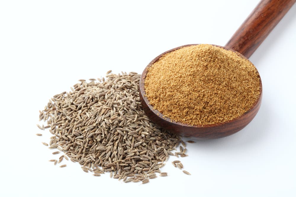 Supuestamente, al consumir ya sea el pan o la bebida, al novio no le quedaría más remedio que serle fiel a su pareja durante toda su estancia lejos de ella. ¡Ni modo, señores!