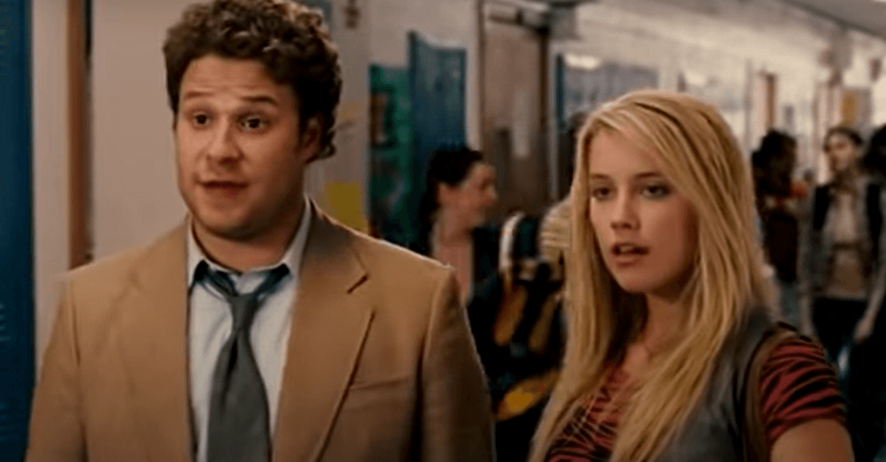 Amber tiene un pequeño rol como Angie Anderson, la novia de secundaria de Seth Rogen; un dato curioso es que no fue la primera opción para el papel, que fue ofrecido por primera vez a Olivia Thirlby. 
<br>“No teníamos claro cuál debería haber sido el personaje en el momento en que lo elegimos. Nos dimos cuenta de que no lo habíamos pensado lo suficientemente bien y si hubiéramos ido en una dirección diferente, podría haber sido una elección cómica más fuerte, pero ella es genial. Me encantaría volver a trabajar con ella [Olivia Thirlby]. Ella es asombrosa.", dijo Rogen a 'Ok! Magazine', en 2008.