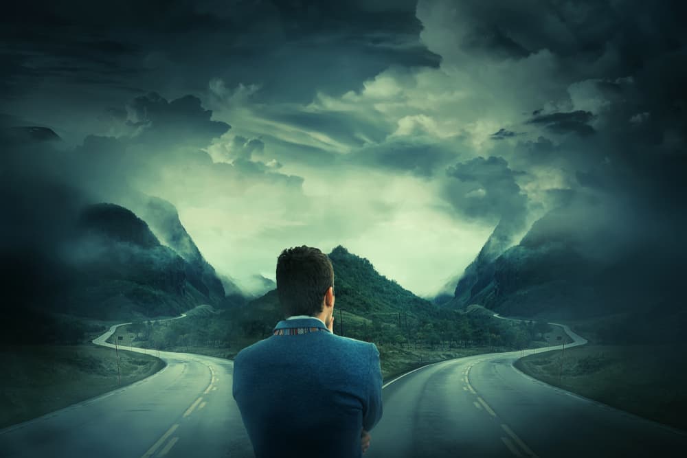 <h3 class="cms-H3-H3">Soñar que te pierdes</h3> 
<br>
<br>Esto se puede analizar como que pasas por un momento de incertidumbre provocado por la indecisión, y que para salir de él necesitas tomar un respiro para encontrar de nuevo la dirección adecuada para salir de tus problemas. 
<br>