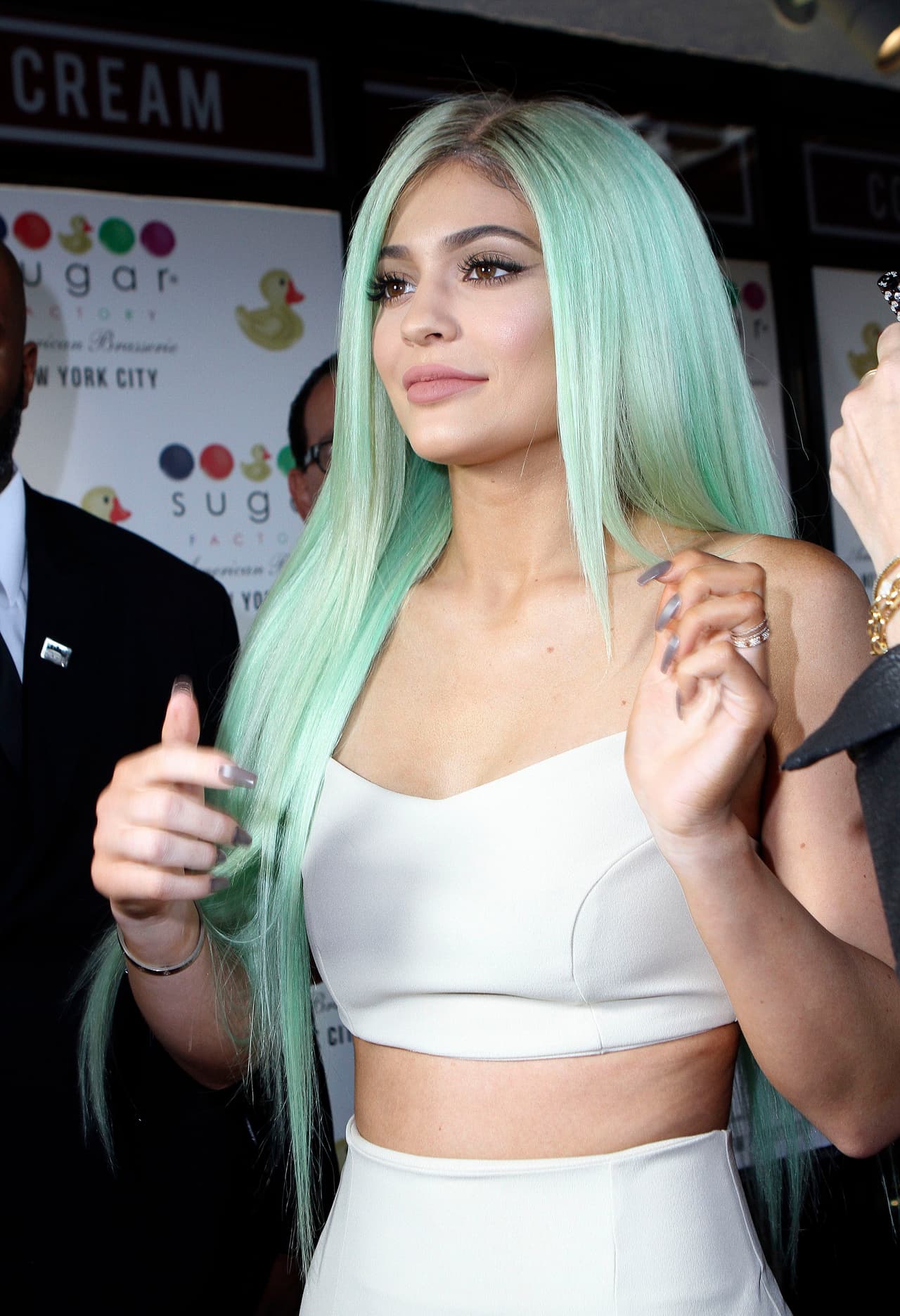 Kylie Jenner sorprendió con nuevo look