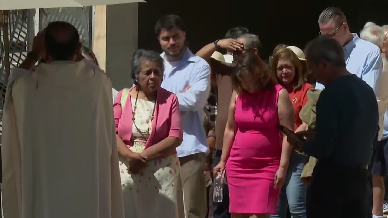 “Es un día de muchísimo júbilo”, hispanos celebran Domingo de Resurrección y Pascua en LA