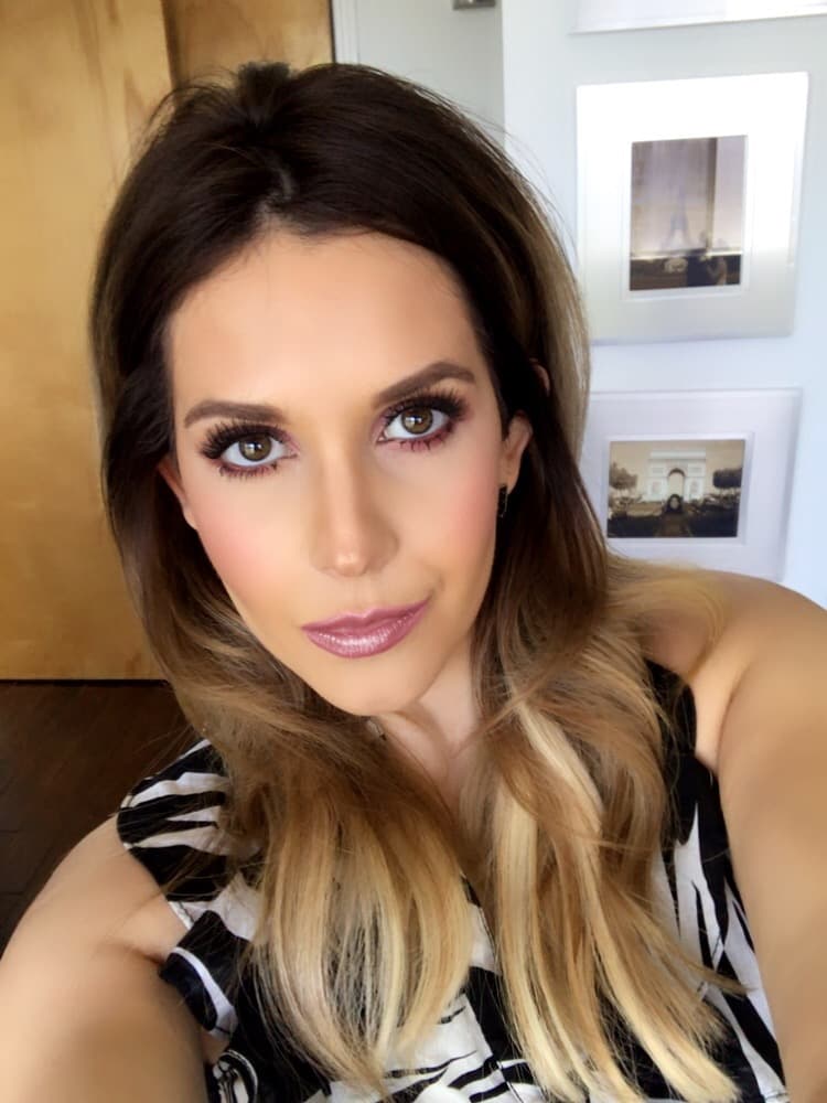 Pero ella sabe dominar el pelo suelto.