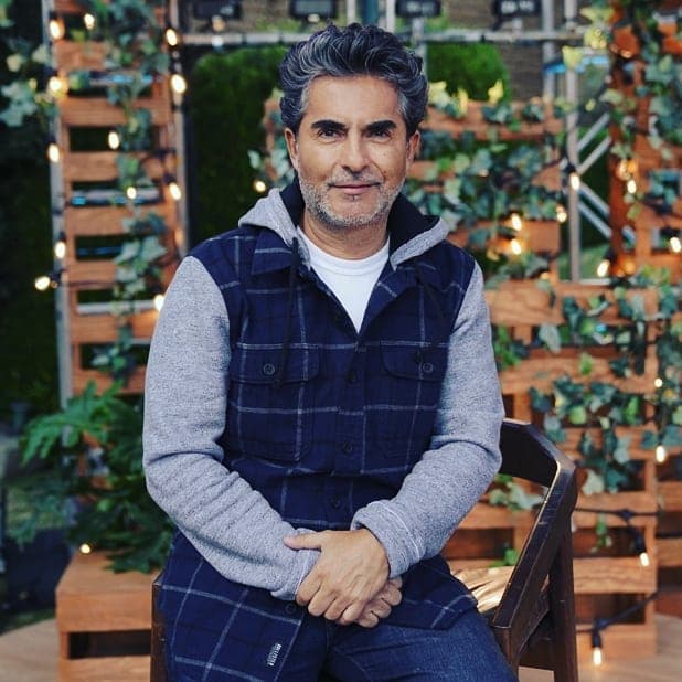 El artista conocido como 'El Negro' Araiza asegura que el hecho de que ambos tengan una carrera en la televisión facilita el entendimiento como pareja.