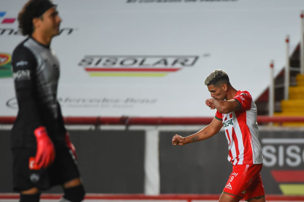 Passerini (51’) cobró el penal y emparejó los cartones; fue el primer gol de los Rayos en el torneo.