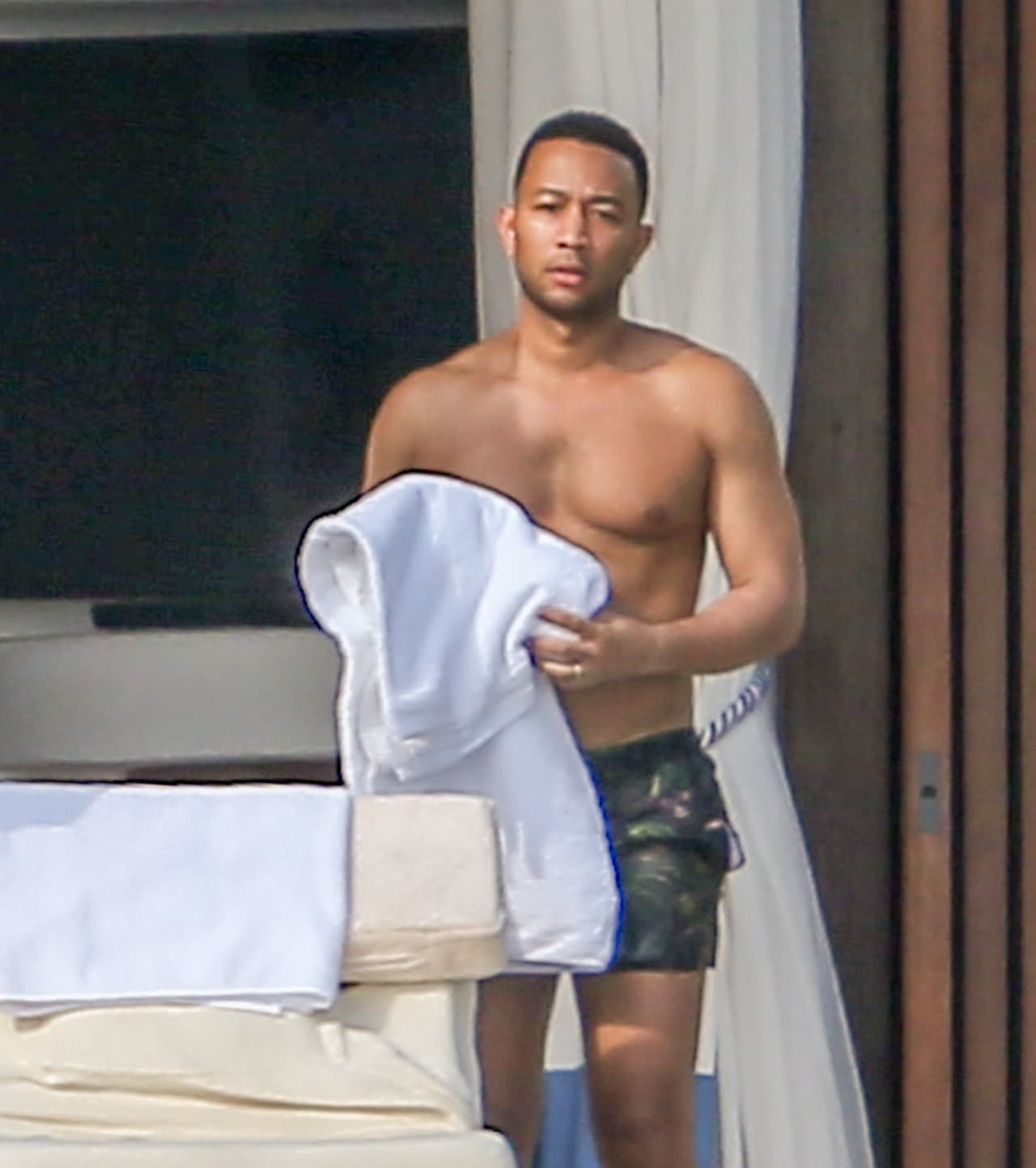 Y el músico Jon Legend también presumió su trabajado físico.