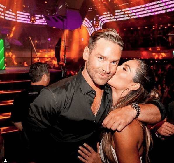 Los mensajes de Jaime a la actriz y conductora venezolana son breves pero muy intensos, como el que escribió al pie de esta imagen: "¡Porque estar pegado a ti es lo que quiero!".