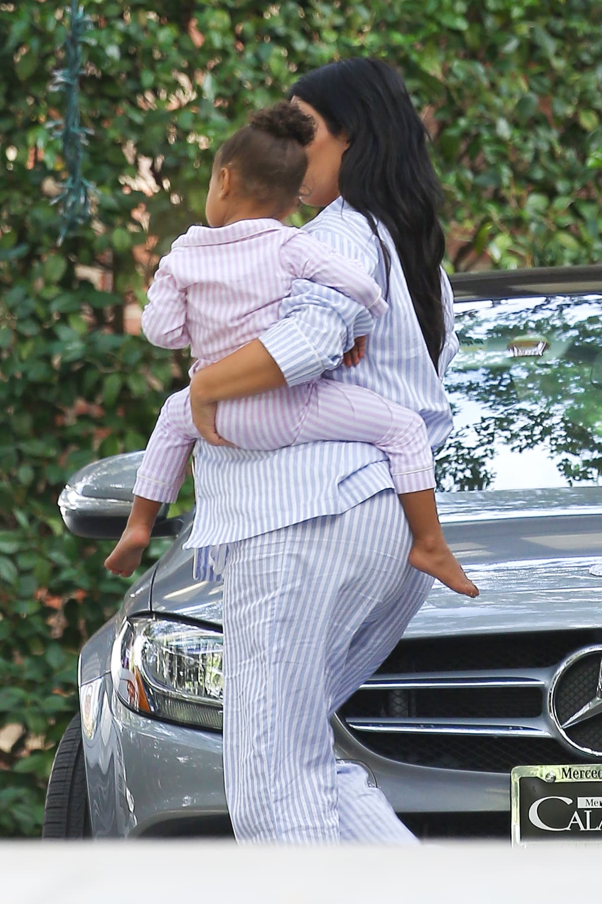 En una fiesta inspirada en la película 'Troop Beverly Hills', Kim y sus seres queridos disfrutaron de un desayuno en a pocas semanas de que llegue su segundo hijo.