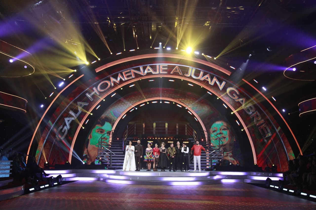 En el marco del aniversario luctuoso de Juan Gabriel, Mira Quién Baila realizó un homenaje al 'Divo de Juárez', que consistió en que todos los participantes bailaran uno de sus temas.